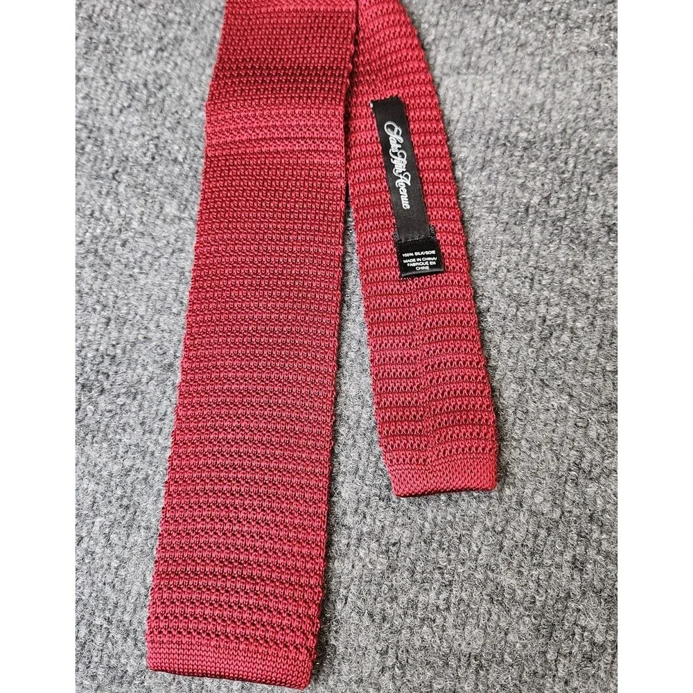 Vintage Mens‎ Silk Knit Tie Saks Fifth Avenue Red Square Edge